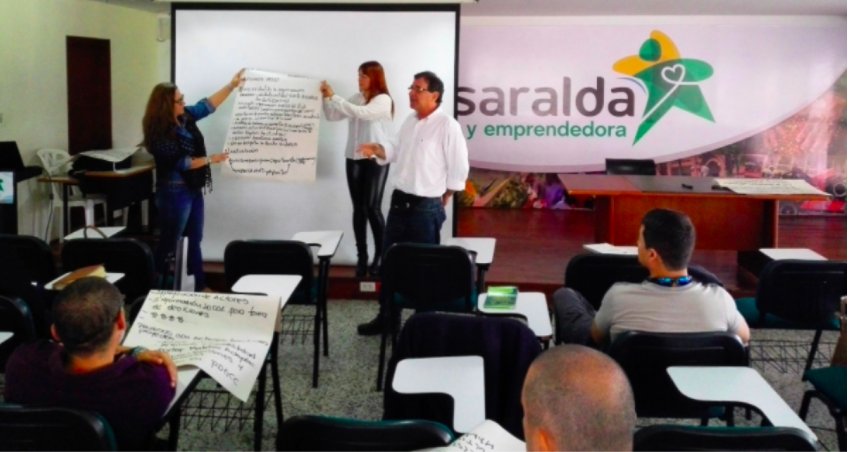 RedRicclisa's tweet photo. RICCLISA y CARDER apoyan formulación de proyecto orientado a disminuir los procesos erosivos en Risaralda   https://t.co/3EMfK3gAJf https://t.co/eXDcVGpUi8