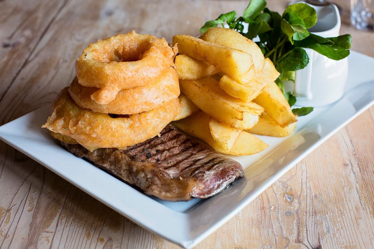thebarshamarms's tweet photo. Looking forward to our first weekly Steak Night starting tomorrow! 2 mains for £20 🥩 view the menu: https://t.co/eUn4hBSLpT https://t.co/FzKZFuP6Bk