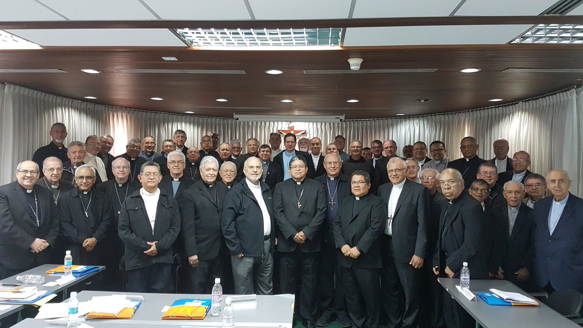 CEVmedios's tweet photo. Elegida Nueva Junta directiva de la CEV trienio 2018- 2021 Presidente Mons. José Luis Azuaje, Premier Vice Presidente Mons. Mario Moronta; segundo Vice Presidente Raúl Biord; Secretario General Mons. Trino Fernández. https://t.co/7MAi9VnR9J