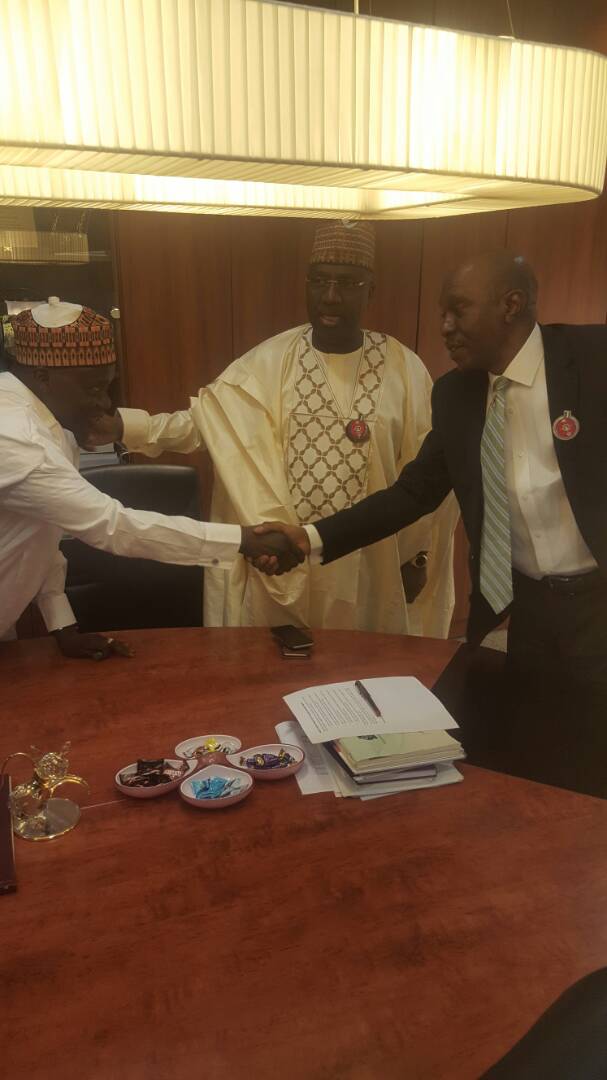 s_adamawa's tweet photo. Adamawa Governor Bindow met with CBN Governor Godwin Emefiele over the issue of anchor borrower's programme today 9th January,2018. https://t.co/pkQPbiP7qH