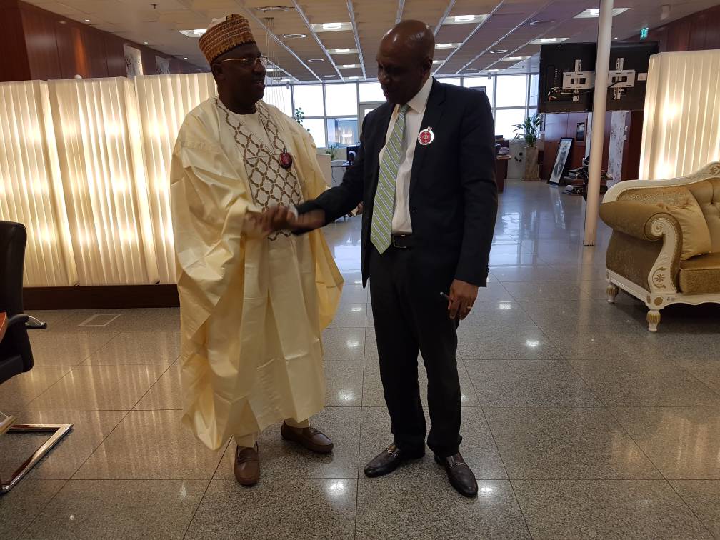 s_adamawa's tweet photo. Adamawa Governor Bindow met with CBN Governor Godwin Emefiele over the issue of anchor borrower's programme today 9th January,2018. https://t.co/pkQPbiP7qH