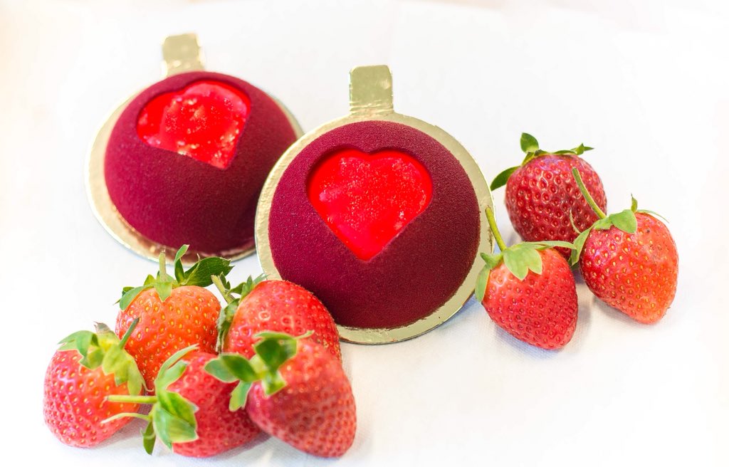 marcbakeryltd's tweet photo. White chocolate and strawberry cake for Valentine’s day! #valentinesday #cake #patisserie #chocolate #strawberry #love https://t.co/Gbuemk01Nm