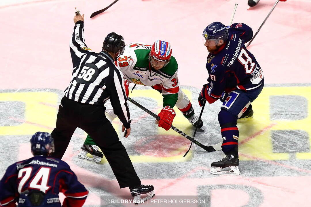 LHChockey's tweet image. Vi fortsätter med vår retweet-tävling! 2 vinnare har redan fått 2 biljetter vardera, nu ska vi hitta den tredje!

Reglerna är enkla, följ @LHChockey och retweeta det här inlägget! 

Om du inte vinner men ändå vill gå på matchen, boka här; bit.ly/lhc_mik180111