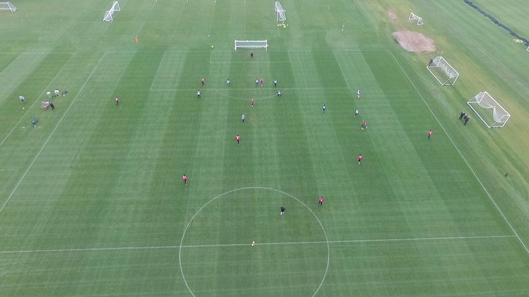 FlyIcarusLtd's tweet photo. Are #drones football's new tactics tool? @SkySports lift the lid on Charlton's training ground innovation https://t.co/kw1GJSZX4e #drone #UAV #Football https://t.co/1F18AmlCD4