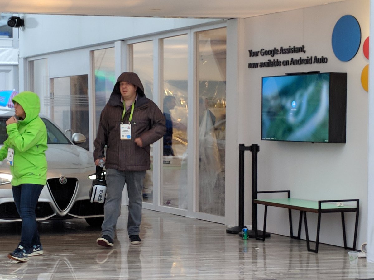 fredericl's tweet photo. Rain has shut down the Google booth at CES. #cespocalypse https://t.co/xcqLMYjsyo