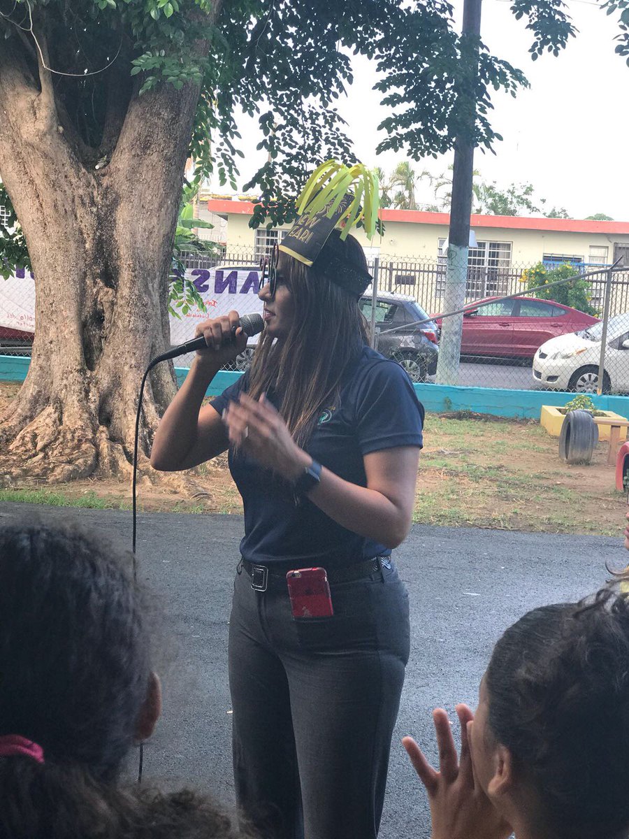 TeamGVM's tweet photo. ¡Así comenzamos el 2018 con nuestros estudiantes! FELICES Y ENFOCADOS @Gvm50Ortiz @MurielEdda @Jessinia9 @ymariaaviles @AidaSanchez1234 @ritabarretodire @EDUCACIONPR @SecEducacionPR https://t.co/rjRaMnc2jD