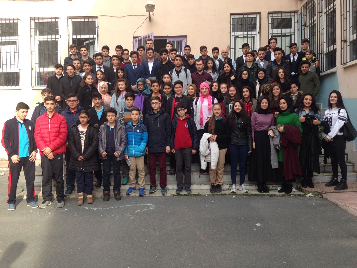 Bağcılar Öğrenci Meclisi olarak Okul Başkanlarımız ile birlikte Meclis oturumumuzu ve toplantımızı gerçekleştirdik. Göreve başlayan Komisyonumuza da başarılar dileriz. Bağcılar'ın Okul Başkanları 💪😎 <a href="/MustafaEldivan/">MustafaEldivan</a> <a href="/LokmanCagirici/">Lokman ÇAĞIRICI</a> @19MSTFYLMZ