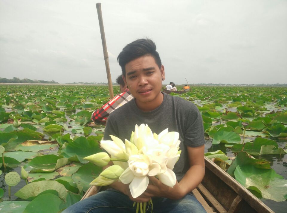 Thartha88158053's tweet photo. မန္းသားကိုကို 
မူးရင္တအားထန္တာ https://t.co/fKJCegG71u