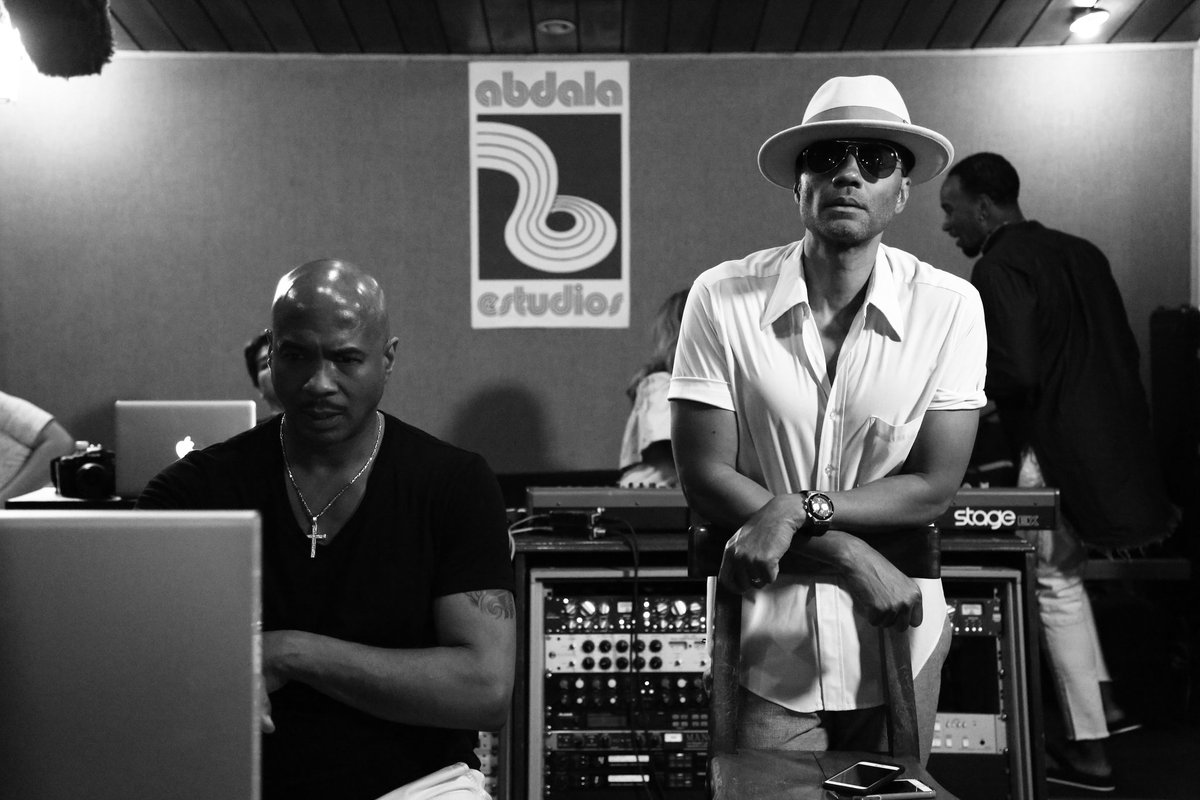 RayChewLive's tweet photo. That moment when you realize #teamwork actually makes the dream work! @ProduccionesAb1 #Twobeatsonesoul https://t.co/tSWCvw6jW5