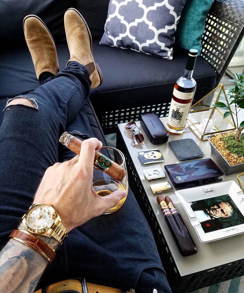 Luxury Life Magazine on Twitter "🗽🇺🇸 Chilling like a Boss 😎🥃🚬 • 