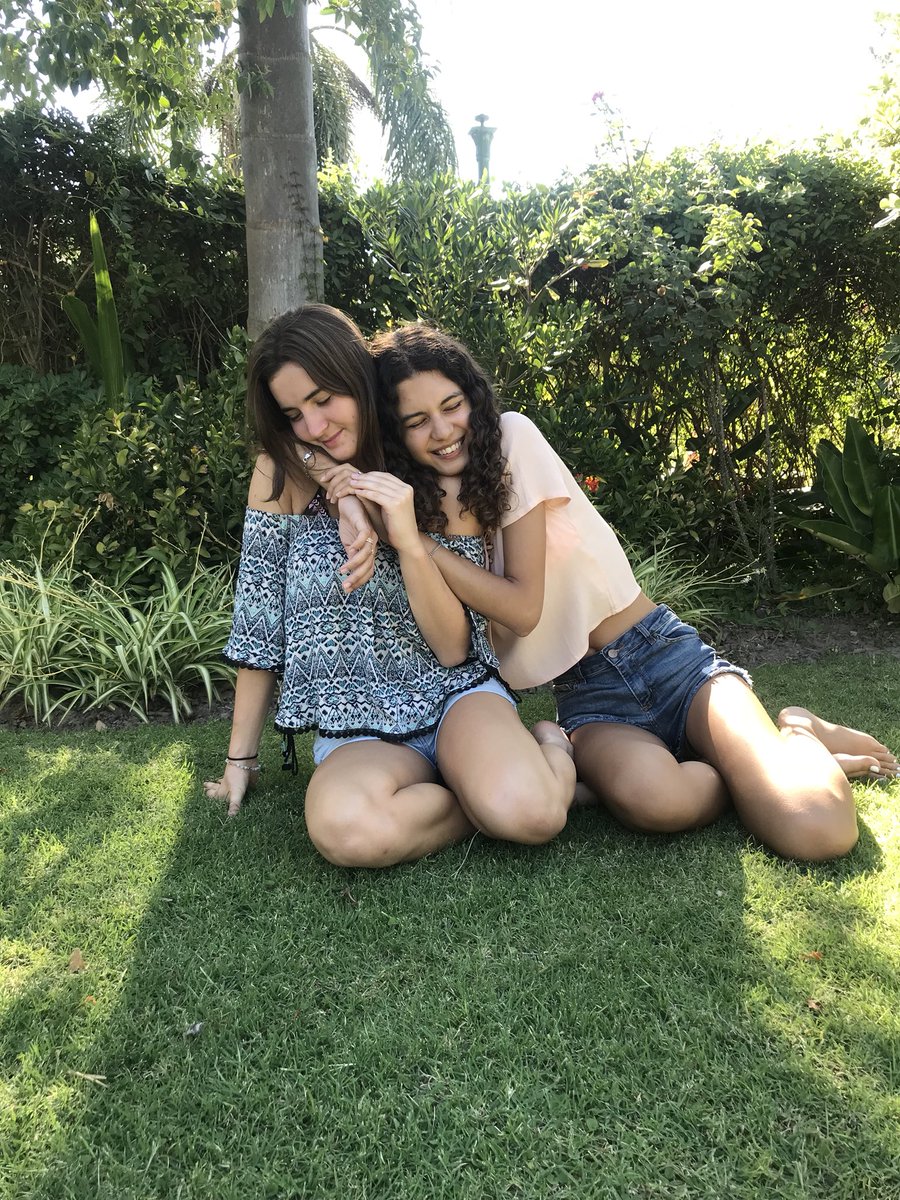 shawnblewmymind's tweet photo. ultimo dia con esta loca lpm💔 https://t.co/MQQ4NdDXFH