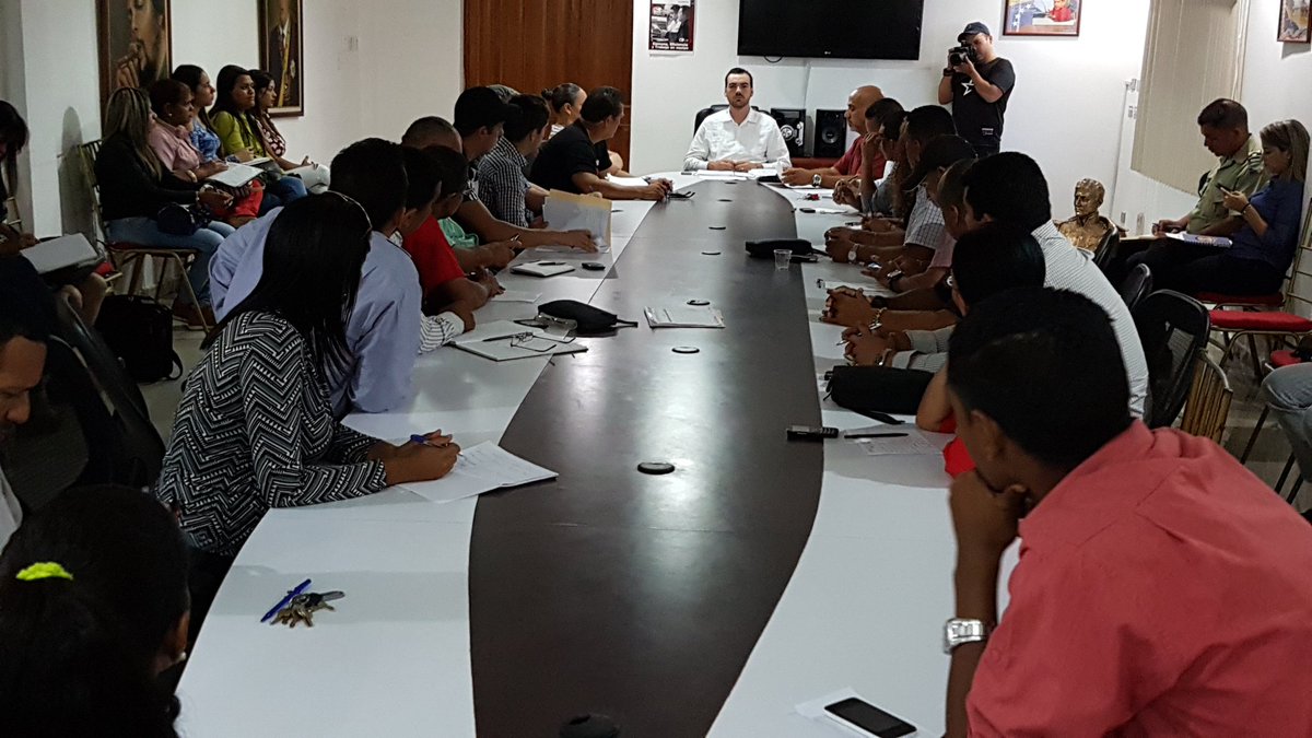 MarceloGalvis's tweet photo. #Hoy bajo la consigna #TodosJuntosPorGuanta desde el Salón del Pueblo Soberano, estámos conformando el nuevo tren ejecutivo que me acompañará en las acciones que buscarán  fortalecer esta nueva gestión y continuar impulsando el desarrollo del municipio. @NicolasMaduro https://t.co/4usf1Hx76S