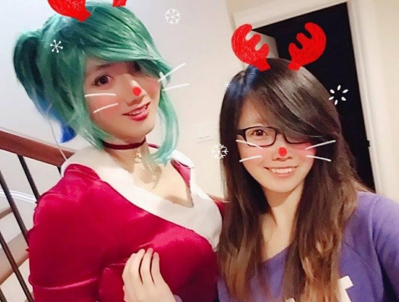 Dan on X: o box box com cosplay de riven no natal foi a coisa mais confusa  que meu pau viu nos últimos tempos  / X