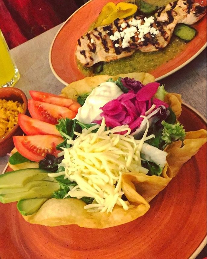 TrueTasteMEXIco's tweet photo. 2018: #StartSmall 
📸 Credit: @ssamdiss

#MEXIco #TrueTasteMexico #mexican #restaurant #newyear #resolution #2k18 #salad #tostada #taco #lunch #dinner #smallbites #tacosalad #tacotuesday #getinmybelly #bedford #maidstone #derby #uk https://t.co/j3ne9XtA6m