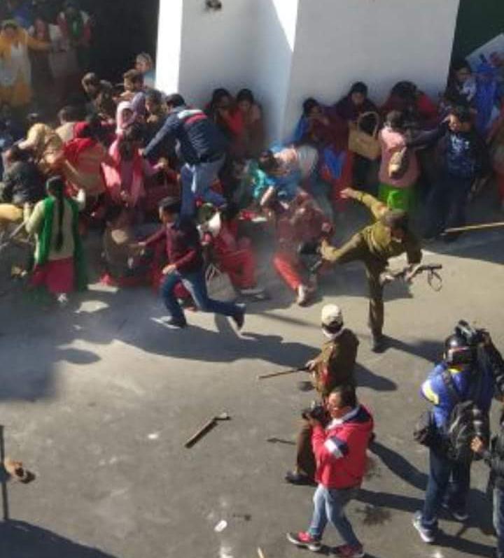 Look at the way how Police is treating the innocent females NHM employees. Administration is treating peaceful protesters like criminals.
<a href="/narendramodi/">Narendra Modi</a> <a href="/JPNadda/">Jagat Prakash Nadda</a> <a href="/AmitShah/">Amit Shah</a> @OfficeOfRG <a href="/PTI_News/">Press Trust of India</a> <a href="/MoHFW_INDIA/">Ministry of Health</a>