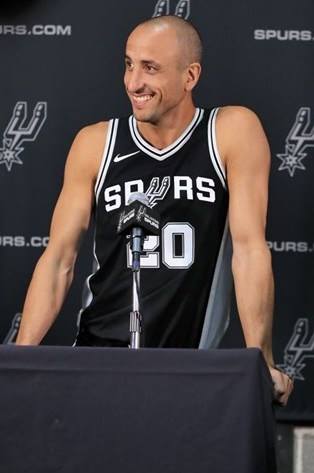 SanArgentoSpurs's tweet photo. RT a este Manu de la suerte para que nunca te falte una sonrisa! 

#NBAVote MANU GINOBILI https://t.co/JlEk2dZVXh