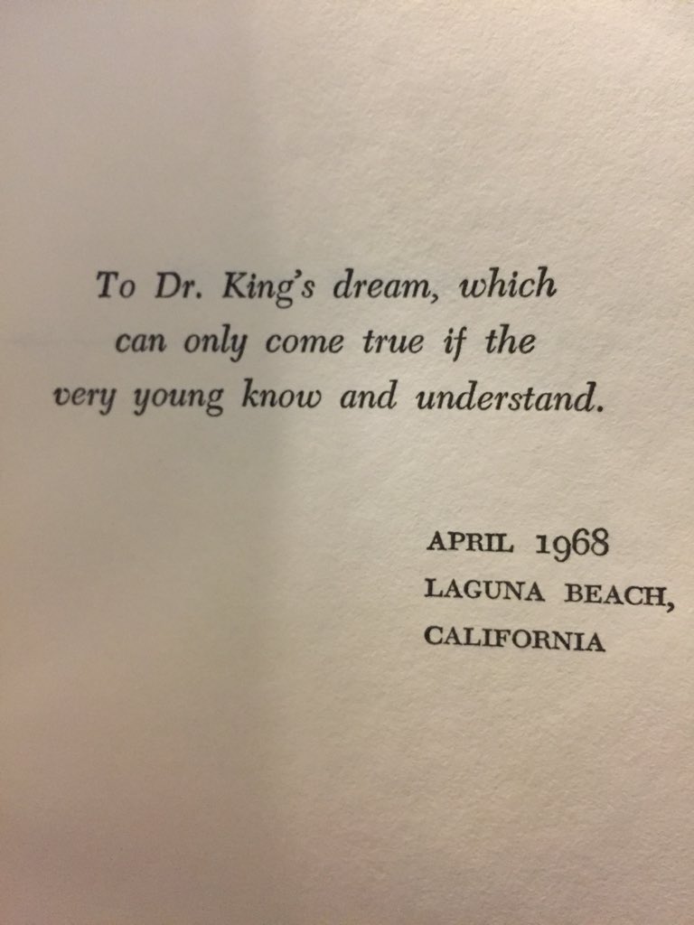 Sibyl_Vixen's tweet image. #PopsugarReadingChallenge prompt:A Book 📖 set at sea 🌊 “The Cay” ❤️’d this book as a kid &amp;amp; still do as an adult #throwbackread #inspiring #raisereaders #raisedreamers