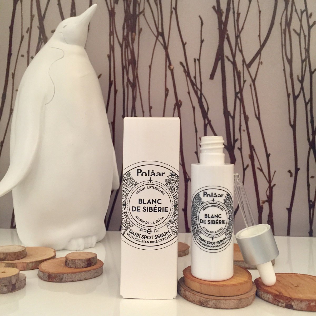 🇫🇷 Pour bien commencer l'année retrouvez un teint lumineux et une peau parfaite avec le sérum #BlancdeSibérie (anti-tâches et anti-rougeurs).
🇬🇧 Get a bright complexion and perfect skin with the #darkspotserum for a good start in 2018 ! 
urlz.fr/6n2i  #Polaar