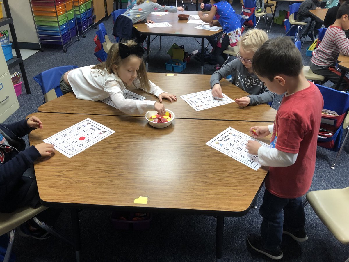 KerrComets's tweet photo. @KerrComets are working hard and having fun the first day back with #MathManiaDay! #HappyNewYear https://t.co/EONJt5xumk