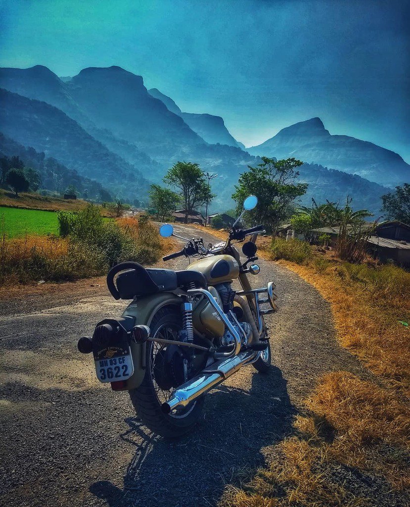 jaydeokolekar's tweet photo. Close to Heaven, Down to earth...
#royalenfield #mountains #scenery #desertstorm #500cc #Solo #bestexperience #exploremaharashtra #offroad #bullet #indianvillages #farms #moutainscalling #naturephotography #nature #travel #throwback https://t.co/PTYonoHhFC