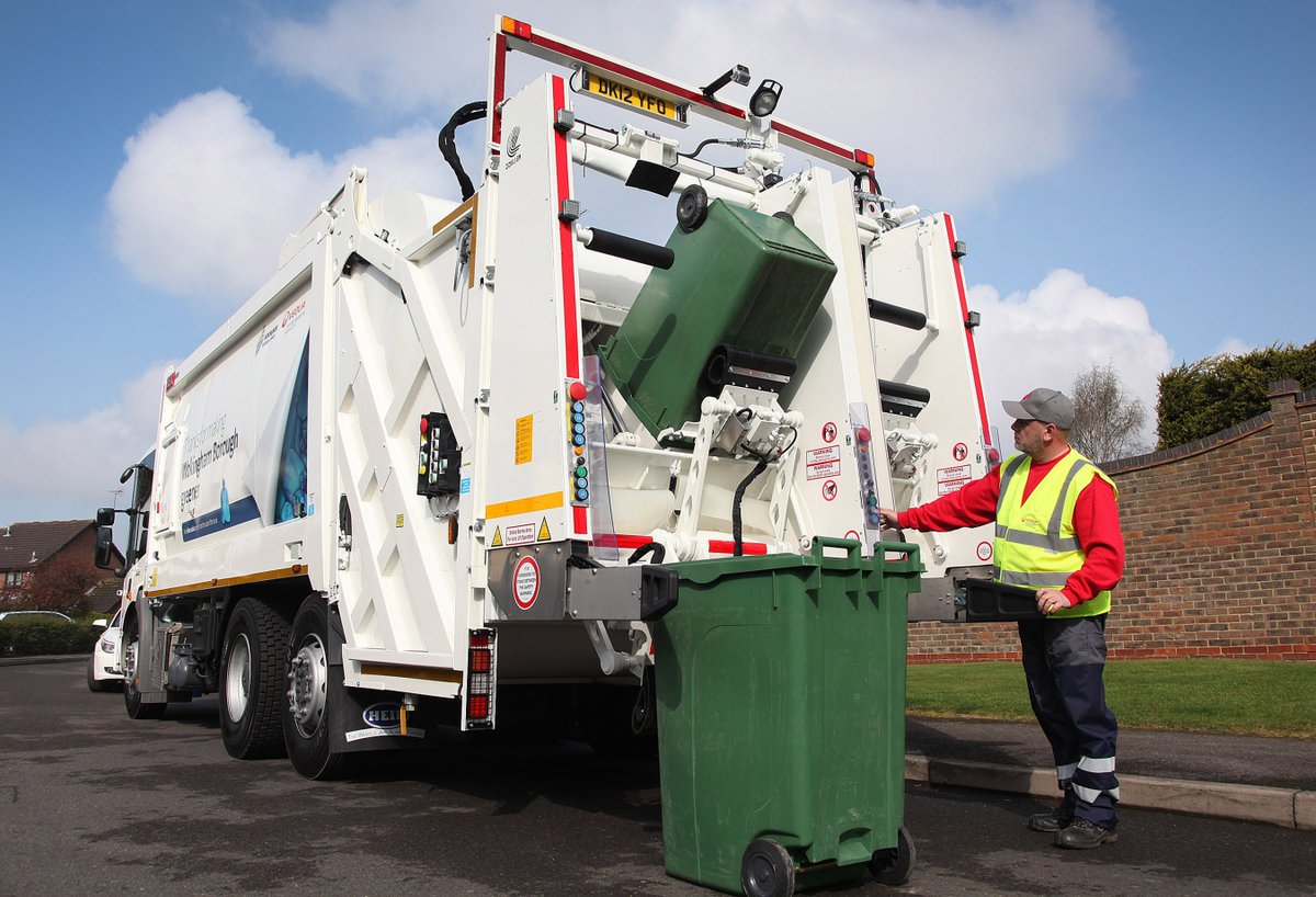 WokinghamBC's tweet photo. There are still changes to waste and recycling this week following  Christmas &amp; New Year. The service returns to normal on 15 January https://t.co/4Unm2ouKUq https://t.co/fnR4xvpSt4