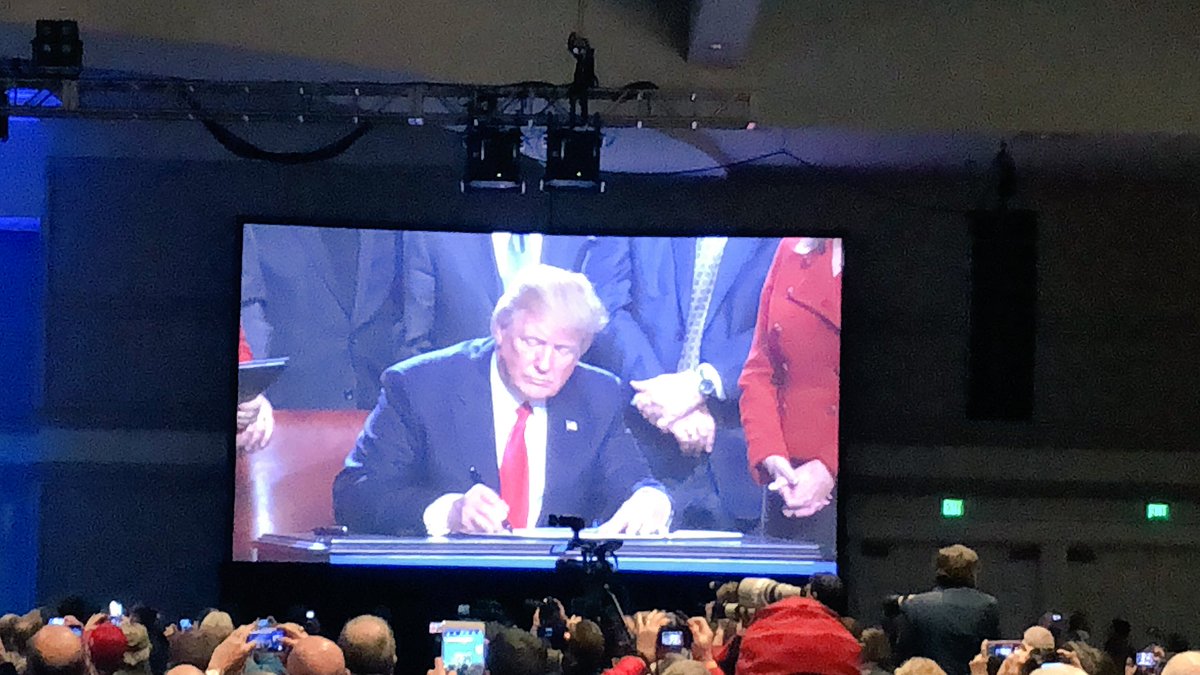 jaxlef14's tweet image. Be sure to check out my Instagram post to read all about my trip to Nashville! Thanks to @KSFarmBureau for all the memeories over the last year. This past year has been one for the books! Excited for what’s to come... Stay Tuned! 
instagram.com/p/BdusMrqHuF_/
#AFBF18