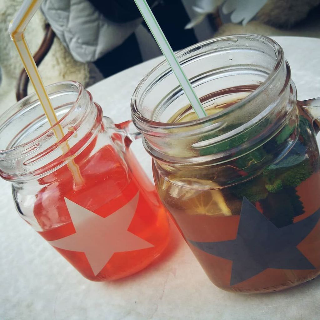 fluideventsco's tweet photo. Hot cocktails are amazing, but which would you have? Hot Aperolspritz or Hot Mojito? #hotcocktails #winterwarmer #fluidfun https://t.co/copJcAogzM https://t.co/ZqeSeJyOi6