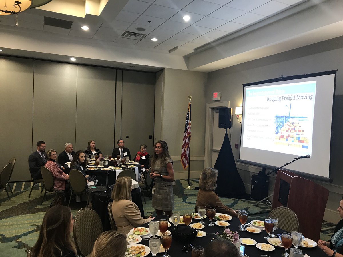 CWITSC's tweet photo. @SCPorts @BarbaraLMelvin SVP Operations and Terminals presents to a full house at CWIT’s January Meeting #cwitsc #scports #theworldconnectshere #keepingfreightmoving https://t.co/gutTShzDTU