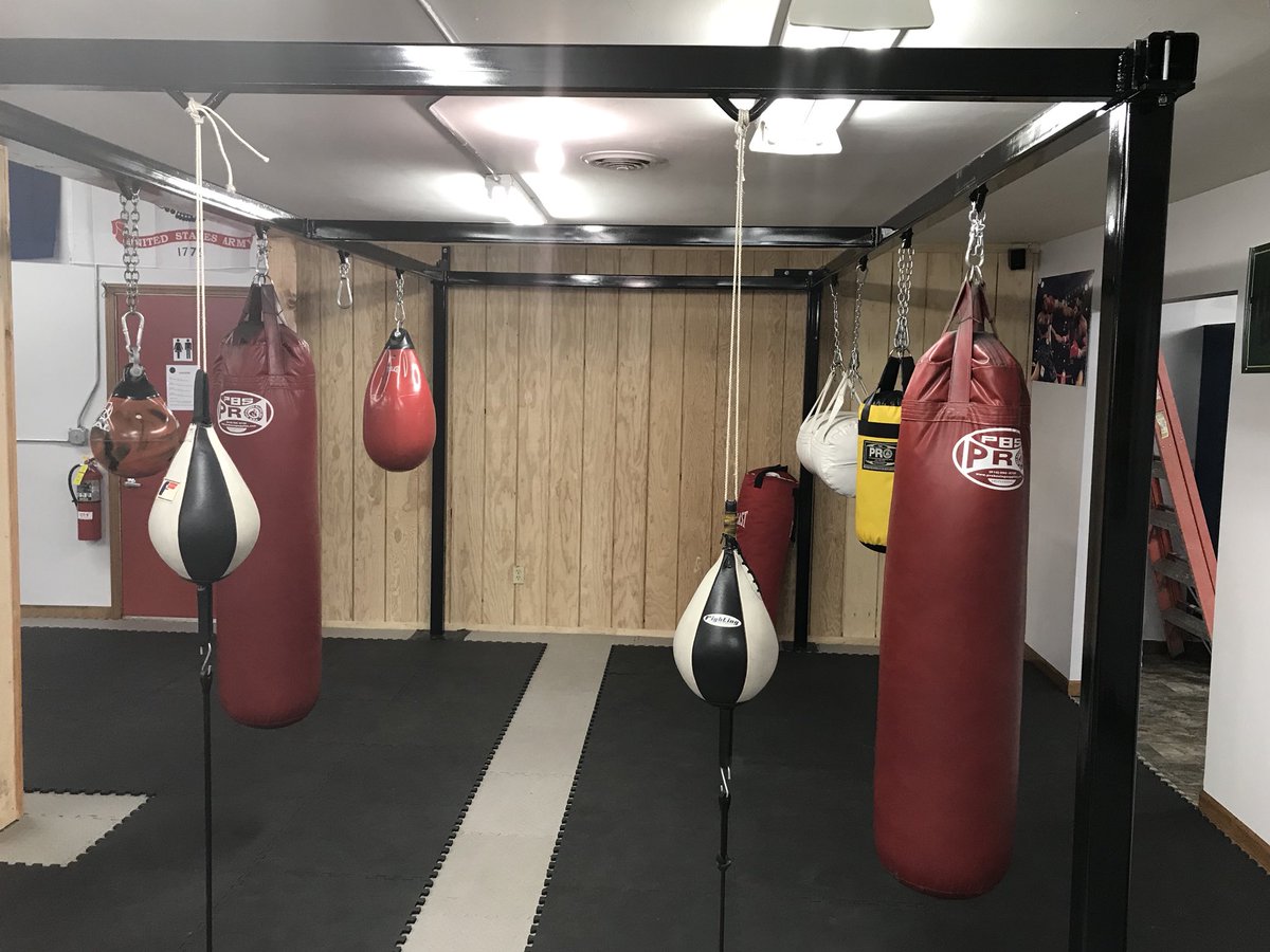 charleycoboxing's tweet photo. Who’s ready?
#charleycoboxing #boxing #train #training #workthebags https://t.co/y2iVSLGtkn