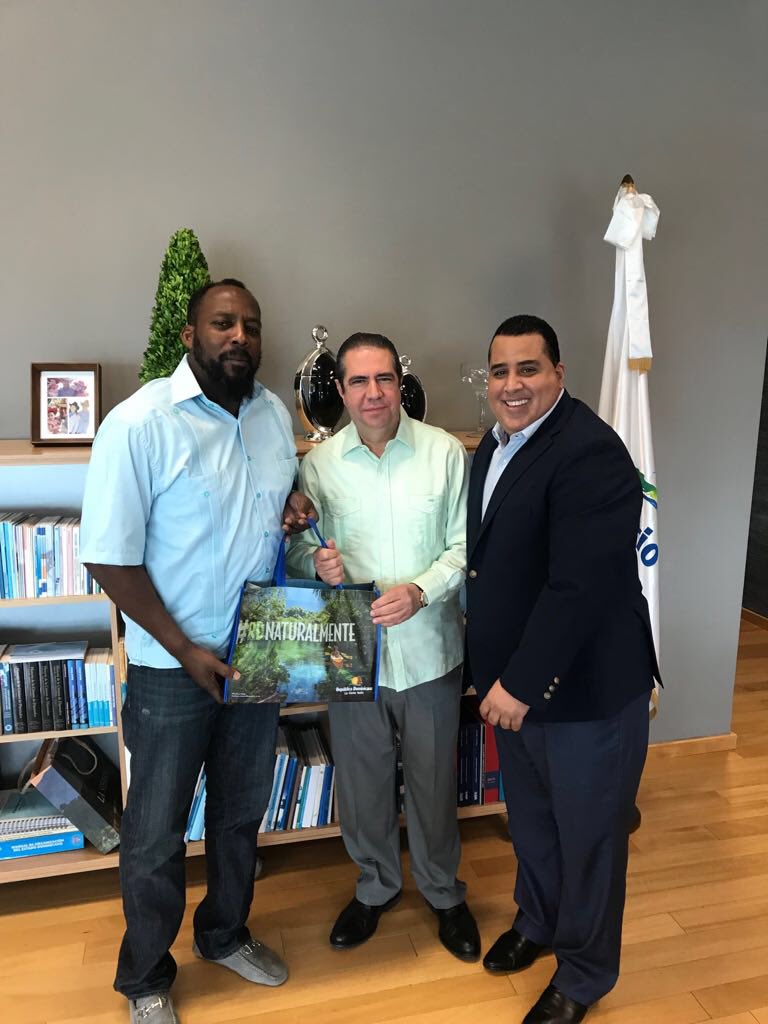 VladGuerrero27's tweet photo. Tremendo encuentro con el Ministerio de Turismo @MTurismoRD 
Buena charla de hoy formando una posible alianza para colocar a nuestro país donde merece. 
#MiPais #republicadominicana #MinisteriodeTurismo #teamguerrero27 #MarcaPais https://t.co/Ip2VMYWJCr