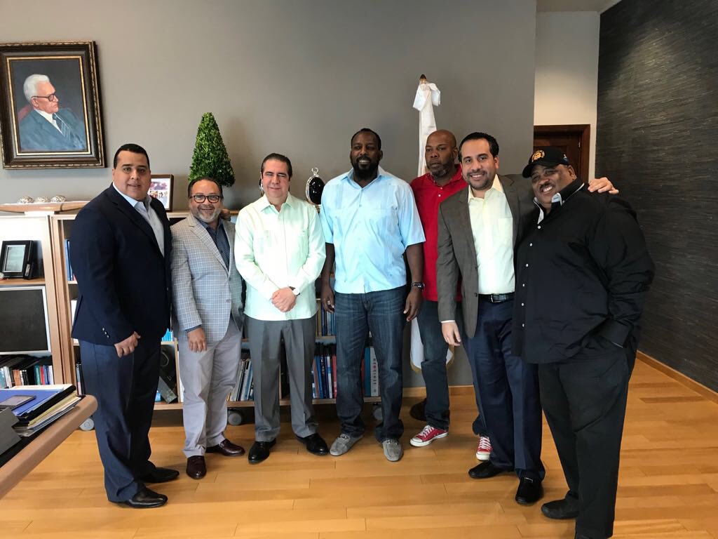 VladGuerrero27's tweet photo. Tremendo encuentro con el Ministerio de Turismo @MTurismoRD 
Buena charla de hoy formando una posible alianza para colocar a nuestro país donde merece. 
#MiPais #republicadominicana #MinisteriodeTurismo #teamguerrero27 #MarcaPais https://t.co/Ip2VMYWJCr