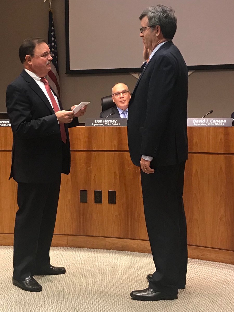 SMCPolitical's tweet photo. New @sanmateoco Board of Supervisors President @SupDavePine sworn in by frmr Assemblyman and SMC Supervisor @RichGordonSMC | @CaroleSanMateo @warrenslocum @JulieAnnLind @SalazarSanBruno @vicetorr @CStoneBmont @SMCPFoundation @RickBonilla @donnajv @bolanos4sheriff @JohnMaltbie https://t.co/qrnSb4UAIi