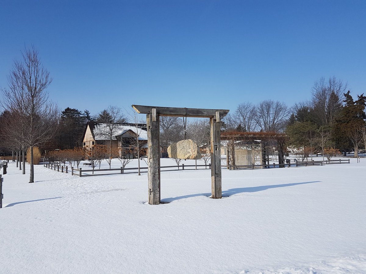 OxleyEstateWine's tweet photo. Stopped for a meeting with the #weatherrock ~ it is officially a beautiful day in #winecountry Enjoy! 🥂 @TWEPI @WineCouncilOnt @OntSouthwest @EPICWineries https://t.co/09AmuwS2fA