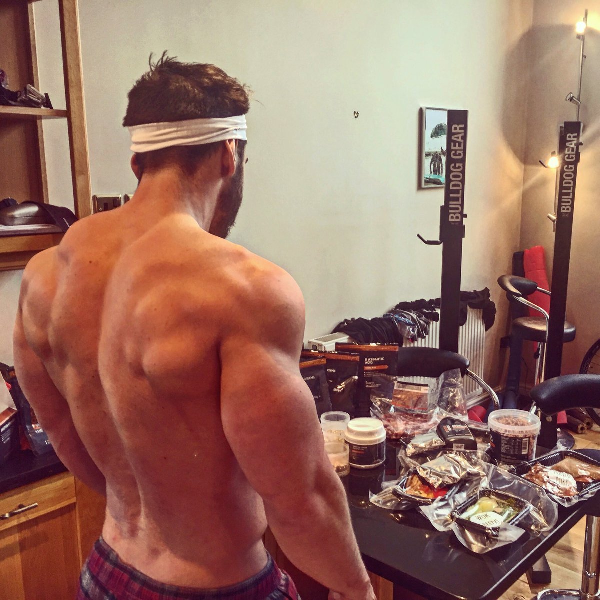 Thank you SO much! Although the 48-hour (100km+) swim is just a training session, everyone’s support is HUGELY appreciated :-) SO to say thank you, me and <a href="/theproteinworks/">Protein Works</a> will launch a competition to guess how many calories I burn during the swim #StrongmanSwimming Get this RT’d