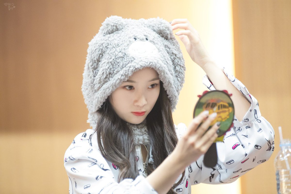 chaeyeonpics tweet picture