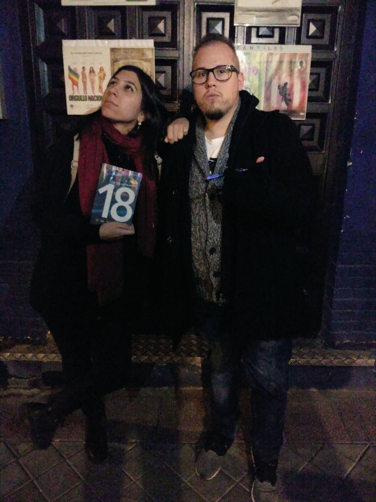 Sabemos de una que ya ha empezado a leer #18lanovela de nuestro querido @FranciscoMEsp. ¡Muchos éxitos!