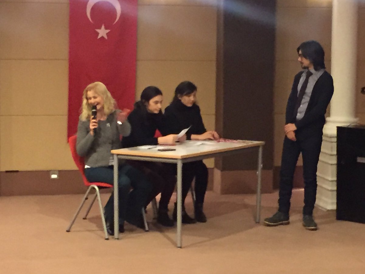 3. Sınıf öğrencilerimizin  hazırladıkları ve çektikleri ingilizce reklamları izledik ve 1. lerimizi seçtik. @KadikoyDoga <a href="/ece_hamret/">Ece HAMRET</a>