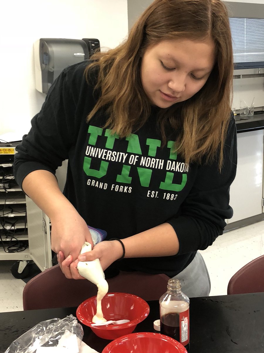 TaniaEichhorst's tweet photo. Ice cream time! #colligativeproperties #freezingpoint #sweettreats #chemistryrules https://t.co/OGoCWojBI9