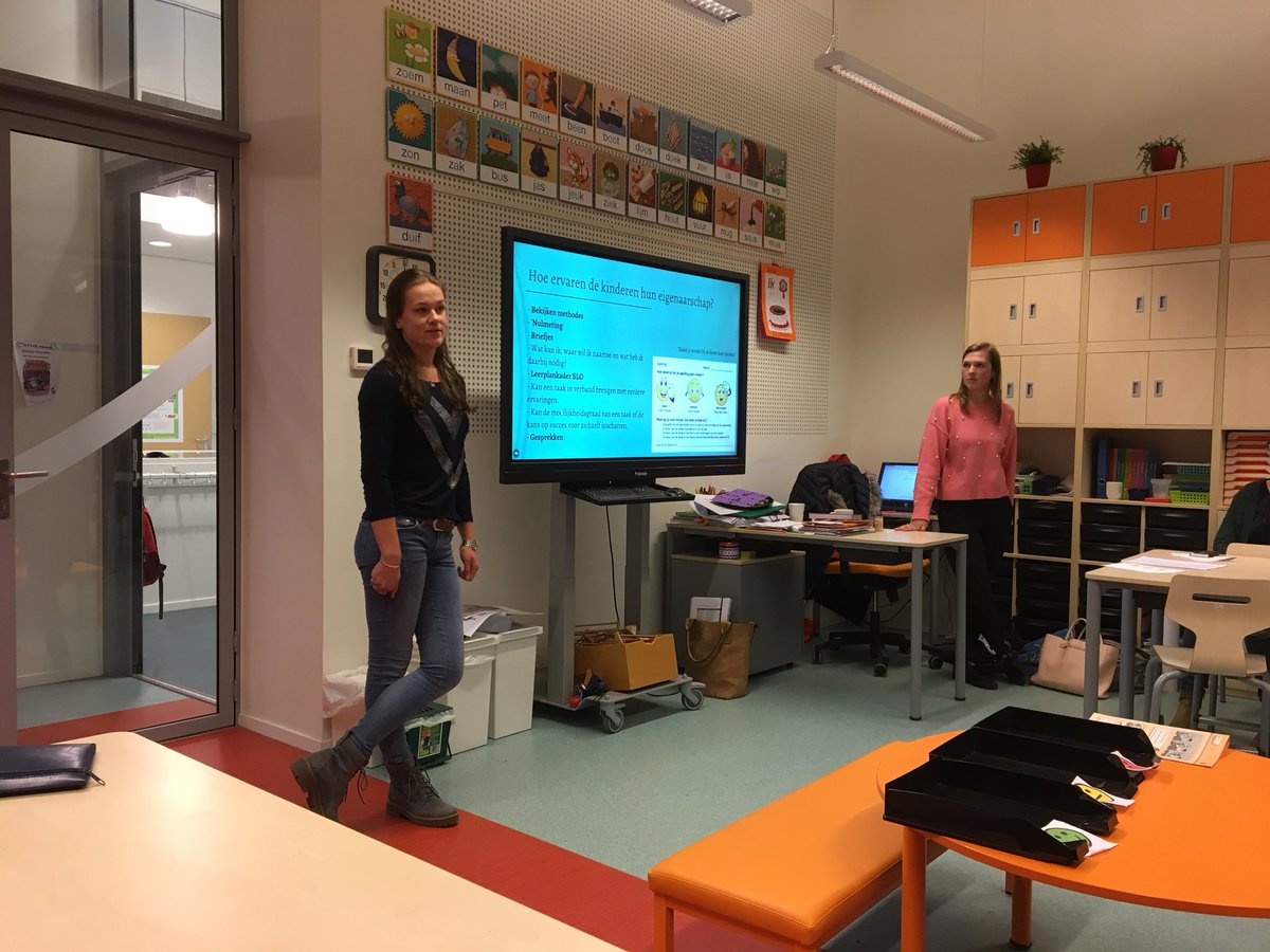 CorrinneDekker's tweet photo. Trots op studenten @HZpabo @cbshethonk die opbrengsten uit de #plg met leerkrachten en studenten presenteren. Top gedaan allemaal! https://t.co/9QrxeVLUF2