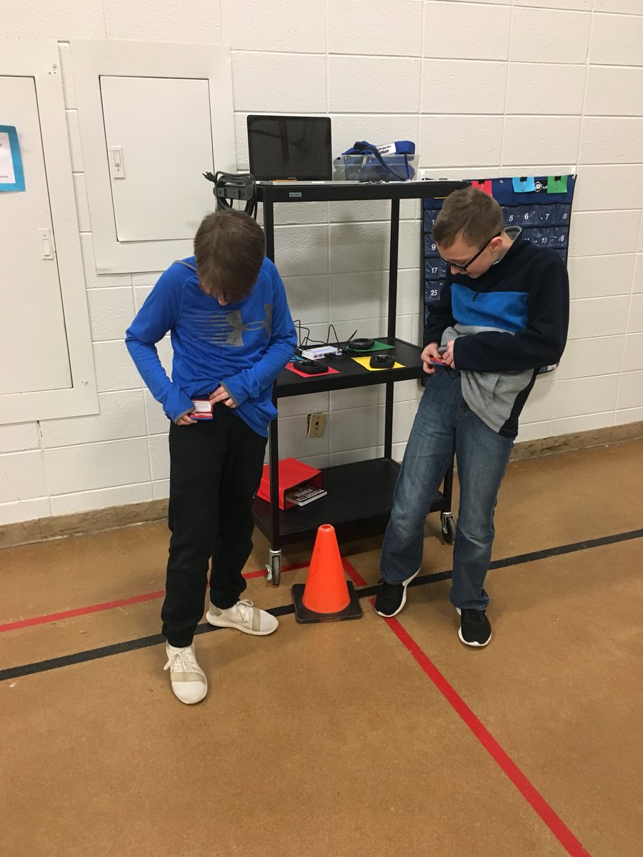 HudsonCCSCSH's tweet photo. Pedometer Practice integrating Math and Literacy #gophersport #fitsteppro #bcpef @RossRockets https://t.co/h25GrZYKpW