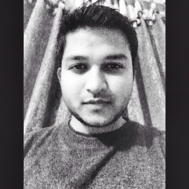hRjput's tweet photo. #tweet #AllBlackEverything #relax #selfie https://t.co/IJo4dMD2pc