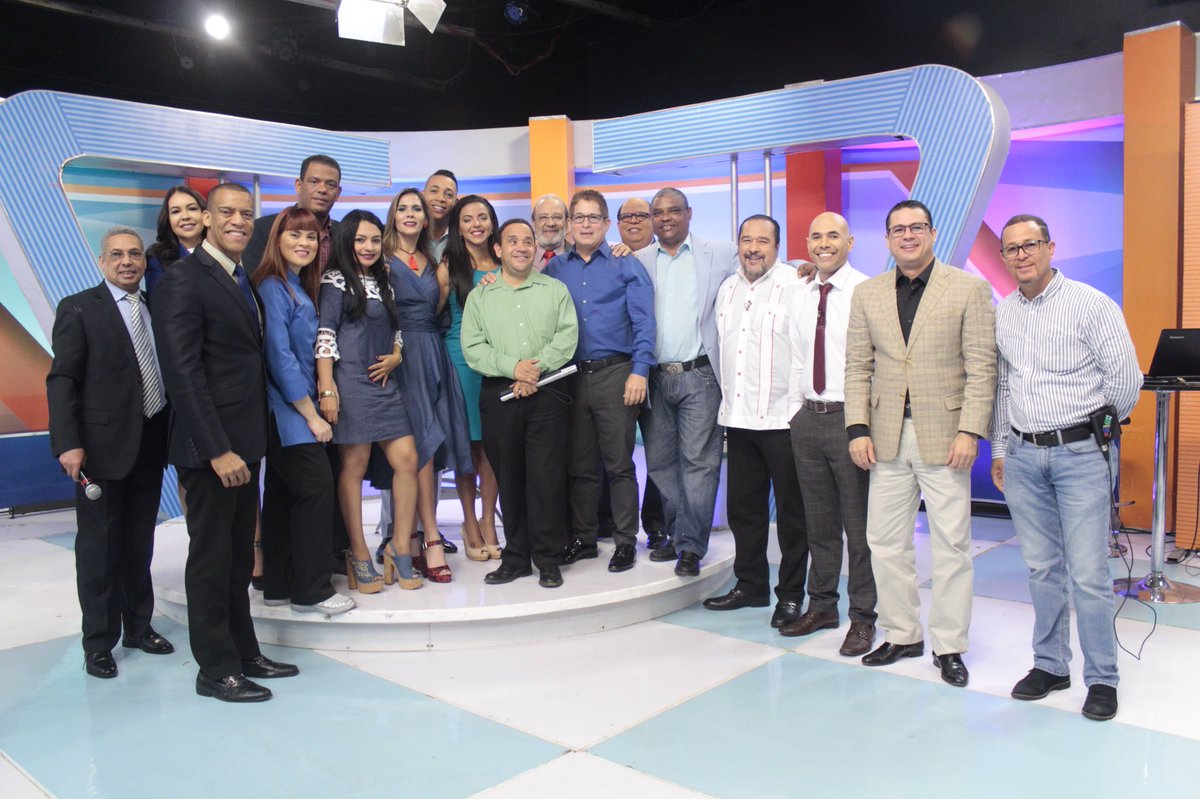 Arribamos a la primera semana de 2018, este trabajo cotidiano hay que medirlo constantemente: cuéntenos, que les ha parecido el show en estos días? #ivanruiztv #elshowdelmediodia #latelerealidad #tvdominicana