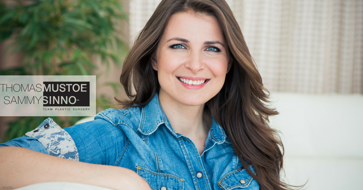 DrThomasMustoe's tweet photo. Reduce early signs of #aging and start #2018 with a fresh outlook! See how Dr. Mustoe and @sammysinnomd can #rejuvenate the eye area with #blepharoplasty for a refreshed appearance: https://t.co/cPpV7UHPL7 https://t.co/Z8WDw4ndoV