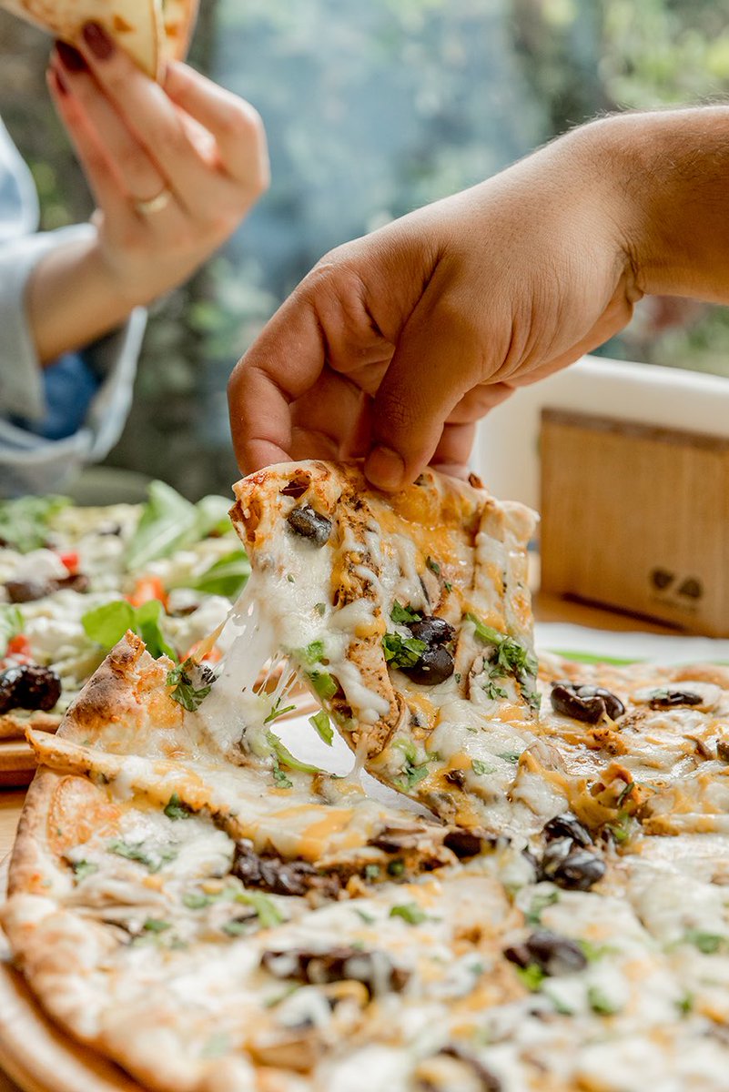 Zaatar W Zeit Gatherings Taste Better With A Pizza From Zaatar W Zeit لجمعة أجمل Loveregardless Zaatarwzeitkw Zaatarwzeit Pizza Pizzas Cheese Yummy Likeforlike Cookingfortheinsta Chefmode Food Dinner Eat Lebanese