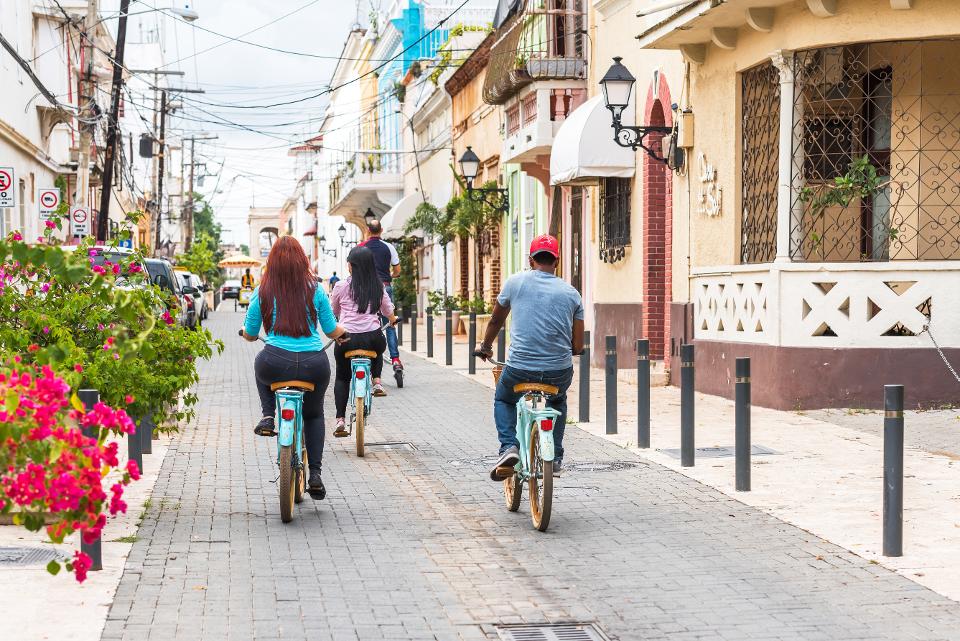 Forbes's tweet photo. Cheapest places to move and live abroad in 2018:
1. Lisbon, Portugal
2. Cali, Colombia
3. Santo Domingo, Dominican Republic

https://t.co/OEJsKeKH6x https://t.co/BBgNDmBHAq