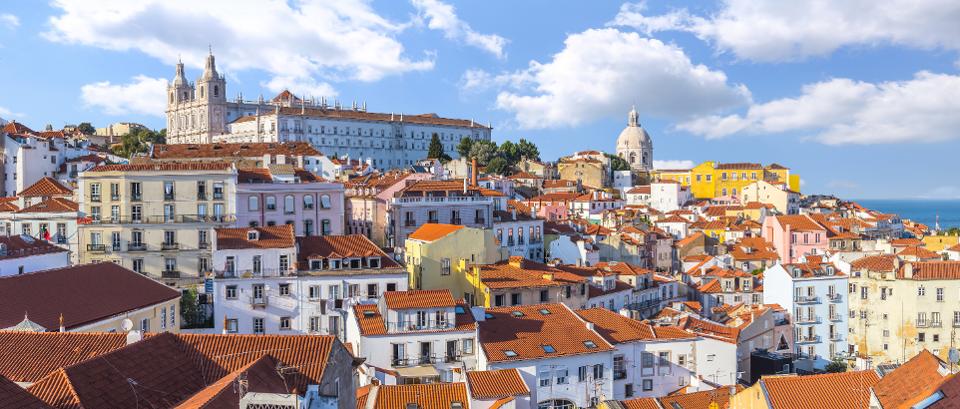 Forbes's tweet photo. Cheapest places to move and live abroad in 2018:
1. Lisbon, Portugal
2. Cali, Colombia
3. Santo Domingo, Dominican Republic

https://t.co/OEJsKeKH6x https://t.co/BBgNDmBHAq