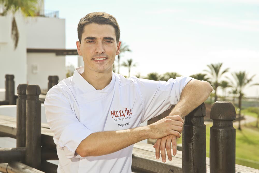 BlogHedonista's tweet photo. #MartinBerasategui abre #Melvin en #lasterrazasdeAbama su tercer #restaurante en #tenerife y noveno en #españa Al frente el chef #DiegoDato Su oferta #gastronomica es de #carnes y #pescados a la #brasa y platos de alta cocina con producto #canario de altísima calidad https://t.co/ZxtMm6KNmF