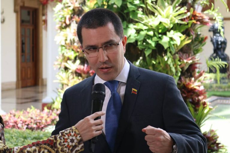 PartidoPSUV's tweet photo. Canciller Arreaza: Acuerdos con Portugal son para beneficio y desarrollo de ambos pueblos https://t.co/N0CrFd2sYJ  https://t.co/CUIAKiUWfA