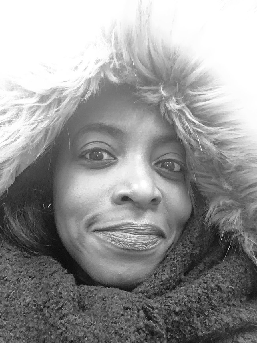 MonicaDHardwick's tweet photo. Happy [cold] New Year! https://t.co/yDq0GPYh1s