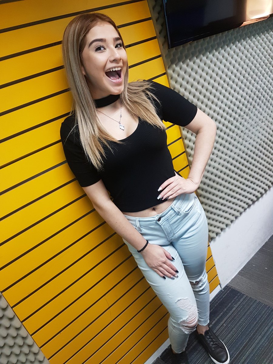 ¿Cuántos años crees que tiene Josselyne Mayén, nuestra nueva locutora? 🤔